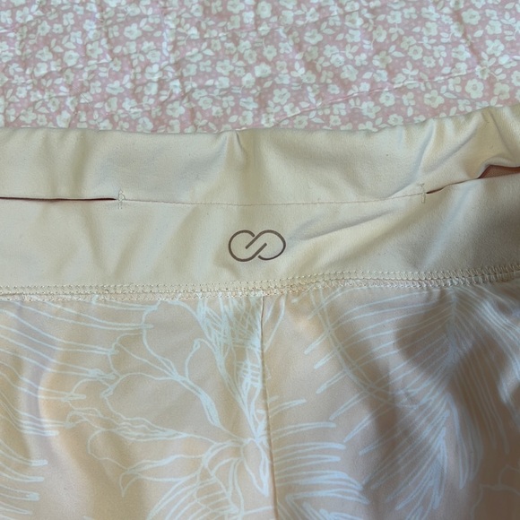 CALIA by Carrie Underwood Floral Stay The Path Shorts - Picture 4 of 7